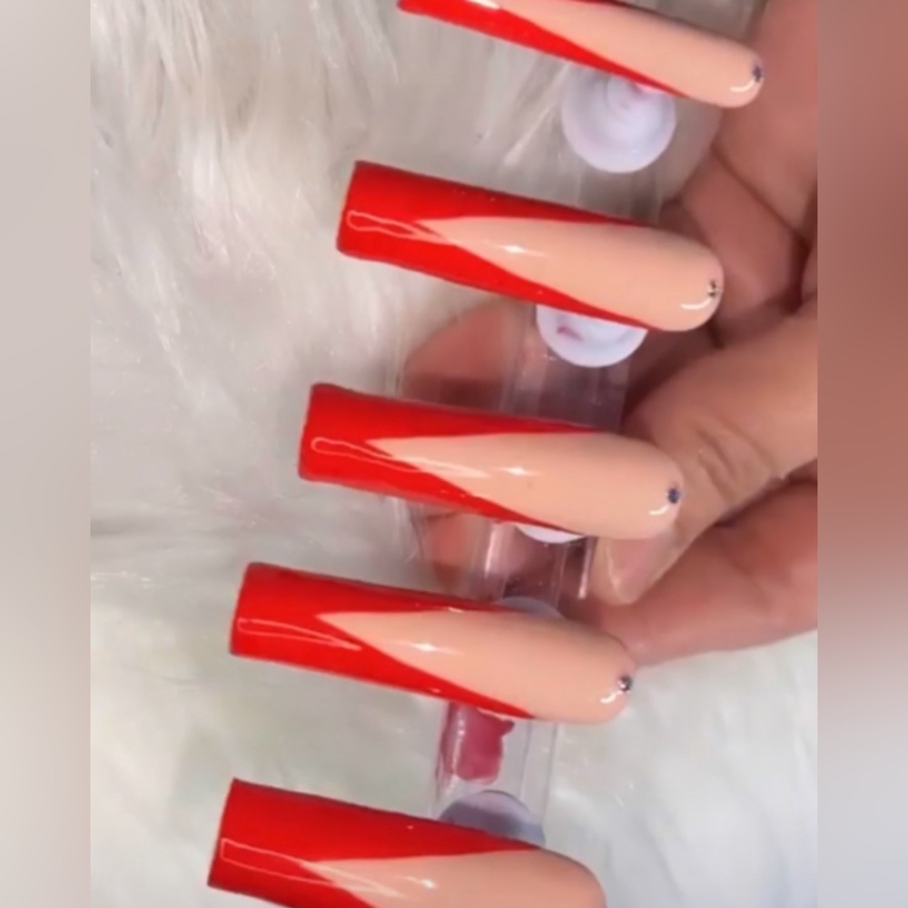 Press on nails